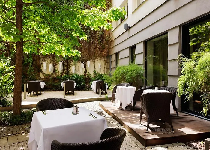 Three Crowns Hotel